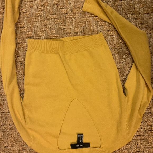 Clothes - Picture 4 of 8